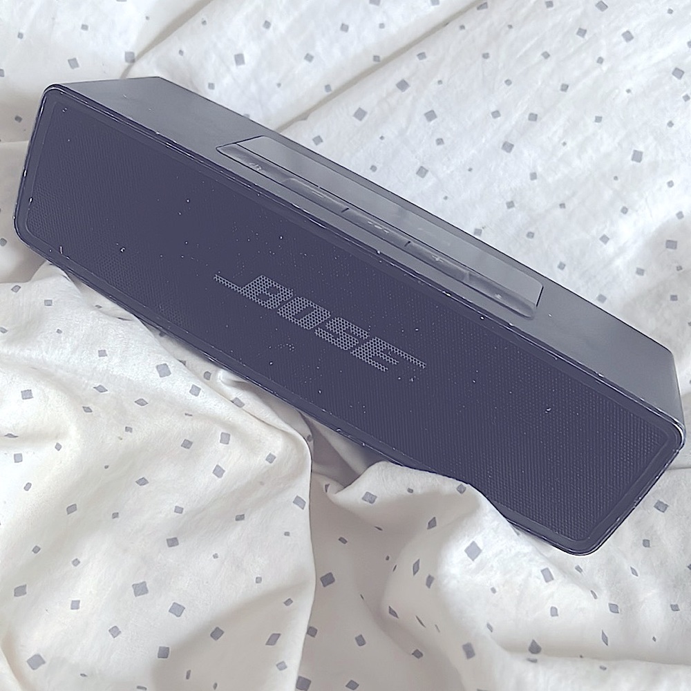 Lightly bruised special edition all black Bose Soundlink Mini 2